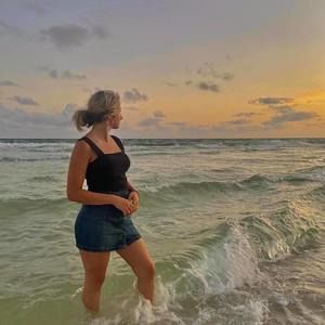 Meet your Posher, Danica